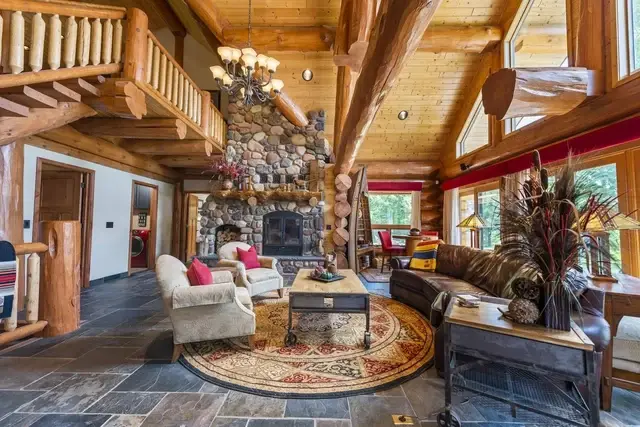 4 Things Real Estate Photographers Edit Out of Listing Photos