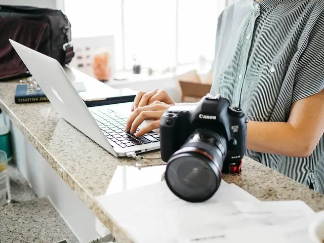 Effective Communication with Real Estate Agents: A Guide for HomeJab Photographers