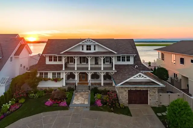 Natural vs. Artificial Light in Real Estate Photography