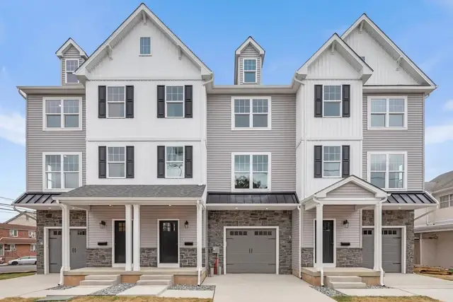 Real Estate Photography Orders Surge as Market Heats Up: What's Behind the Spike?