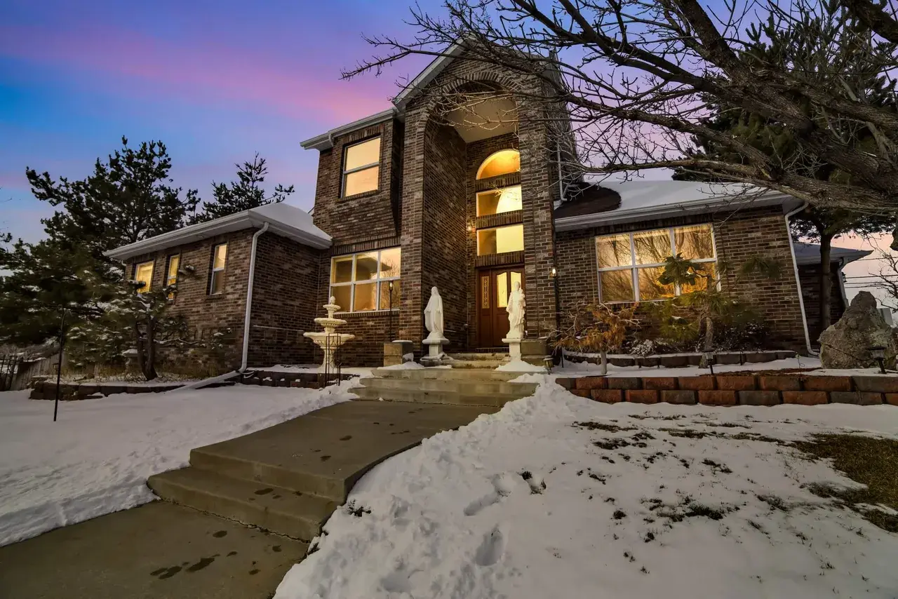 Denver Colorado real estate and mountain views